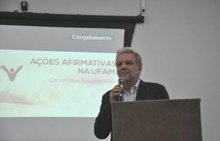 Professor André Lázaro, da UERJ