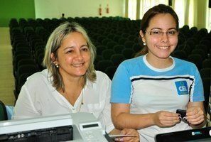 Jade e a mãe na matrícula