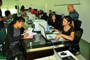 Poucos candidatos compareceram