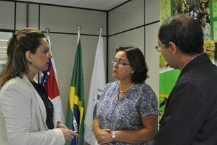Embaixadora prepara visita de comitiva da UE em maio