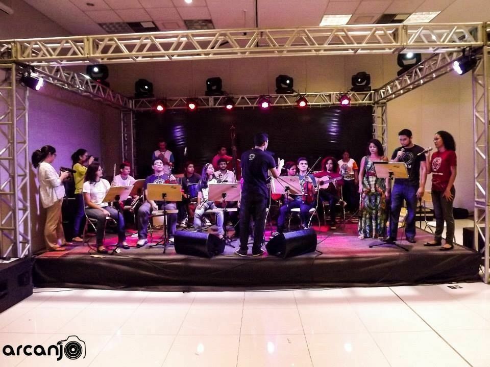 Grupo Puxirum em apresentação