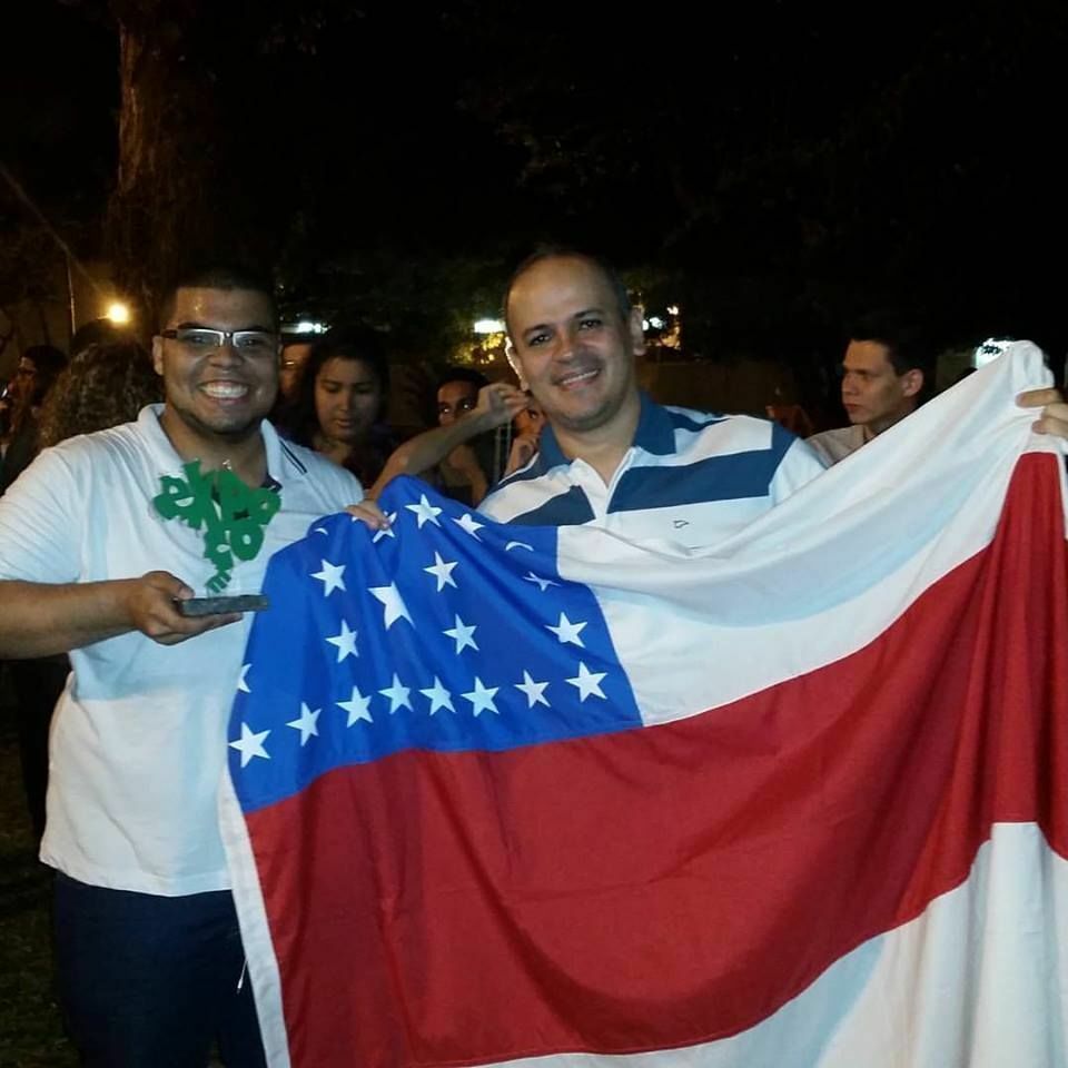 O aluno Lucas Vítor Sena e o orientador, Dr. Allan Rodrigues
