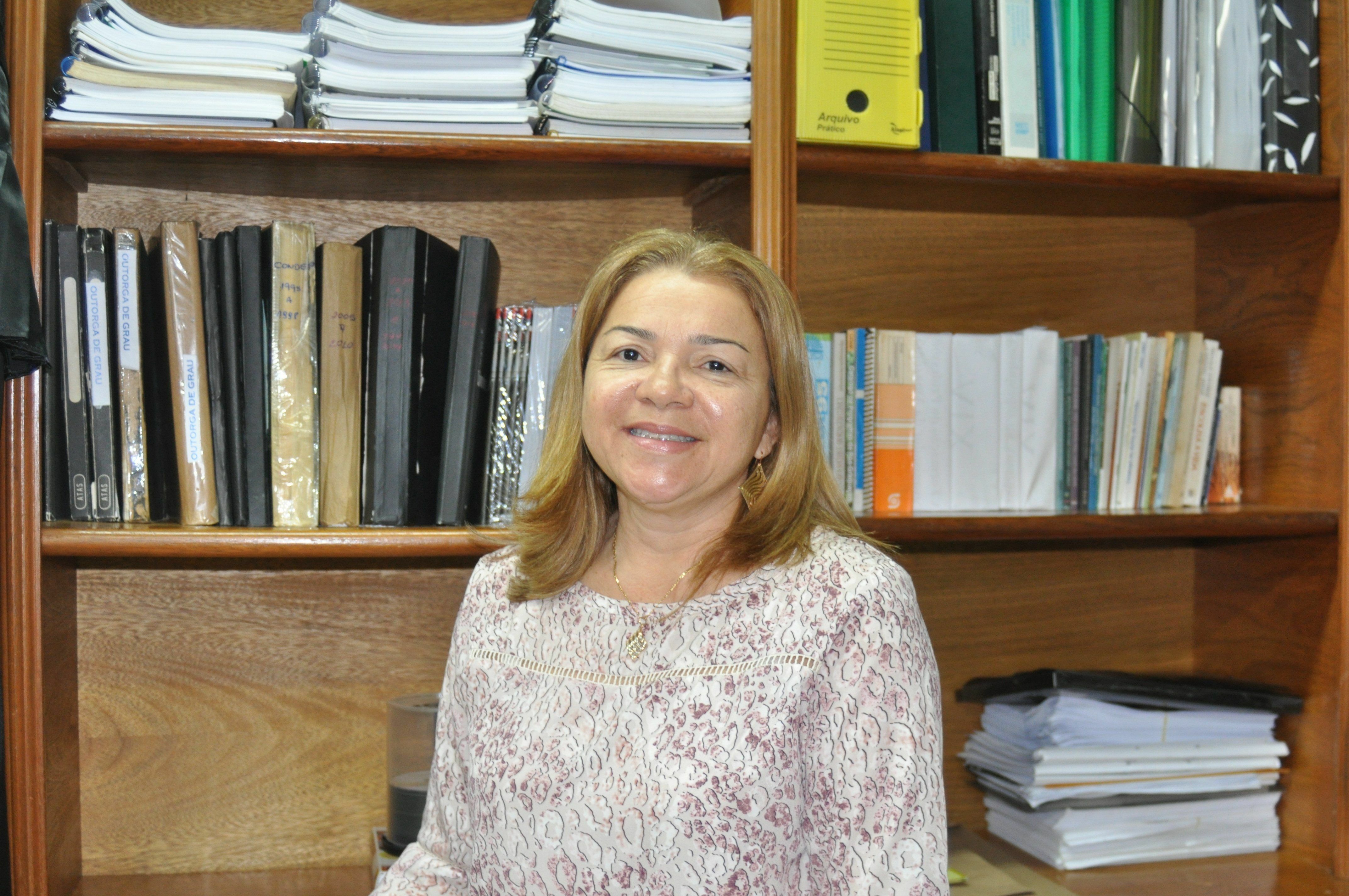 Diretora da Faced, professora Selma de Oliveira