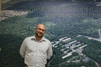 Diretor da Faculdade de Odontologia, professor José Eduardo Gomes: "UFAM cada vez mais dinâmica"