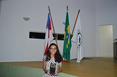 Acadêmica de Ciência da Computação, Vitória Patrícia Aires, obteve o prêmio de primeiro lugar na área de Ciências Exatas, da Terra e Engenharias