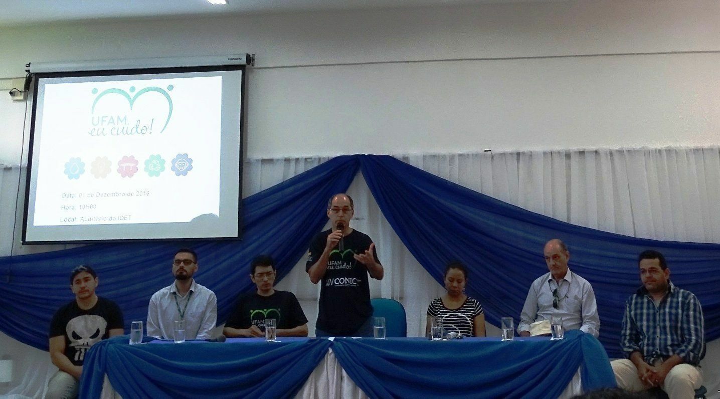 Mesa de lançamento da campanha com o vice-reitor Hedinaldo Lima e os coordenadores dos eixos temáticos no ICET