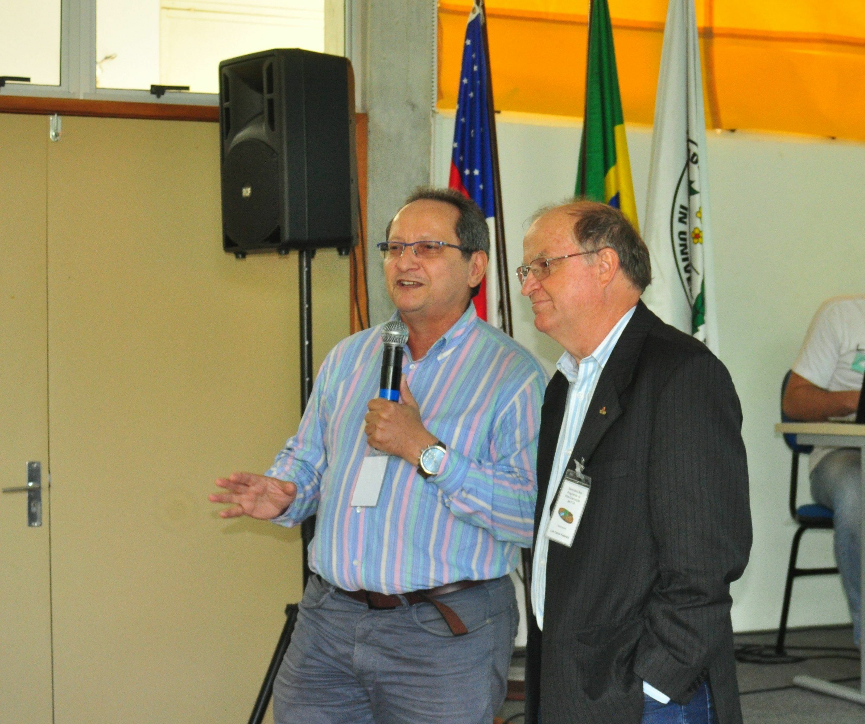 O pró-reitor de Pesquisa e Pós-Graduação da Ufam, Gilson Monteiro, e o representante da Capes, Luiz Carlos Federizzi