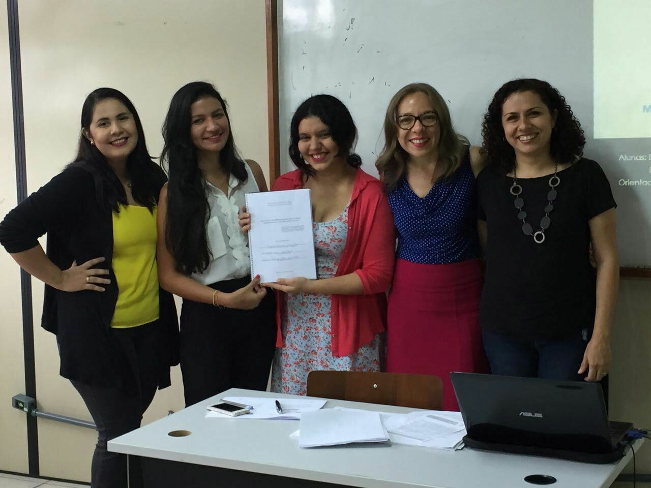 Da esquerda pra direita: Larissa Prado, Dieygla Azevedo, Mariana Pontes, professoras Judy Tavares e Aline Lira