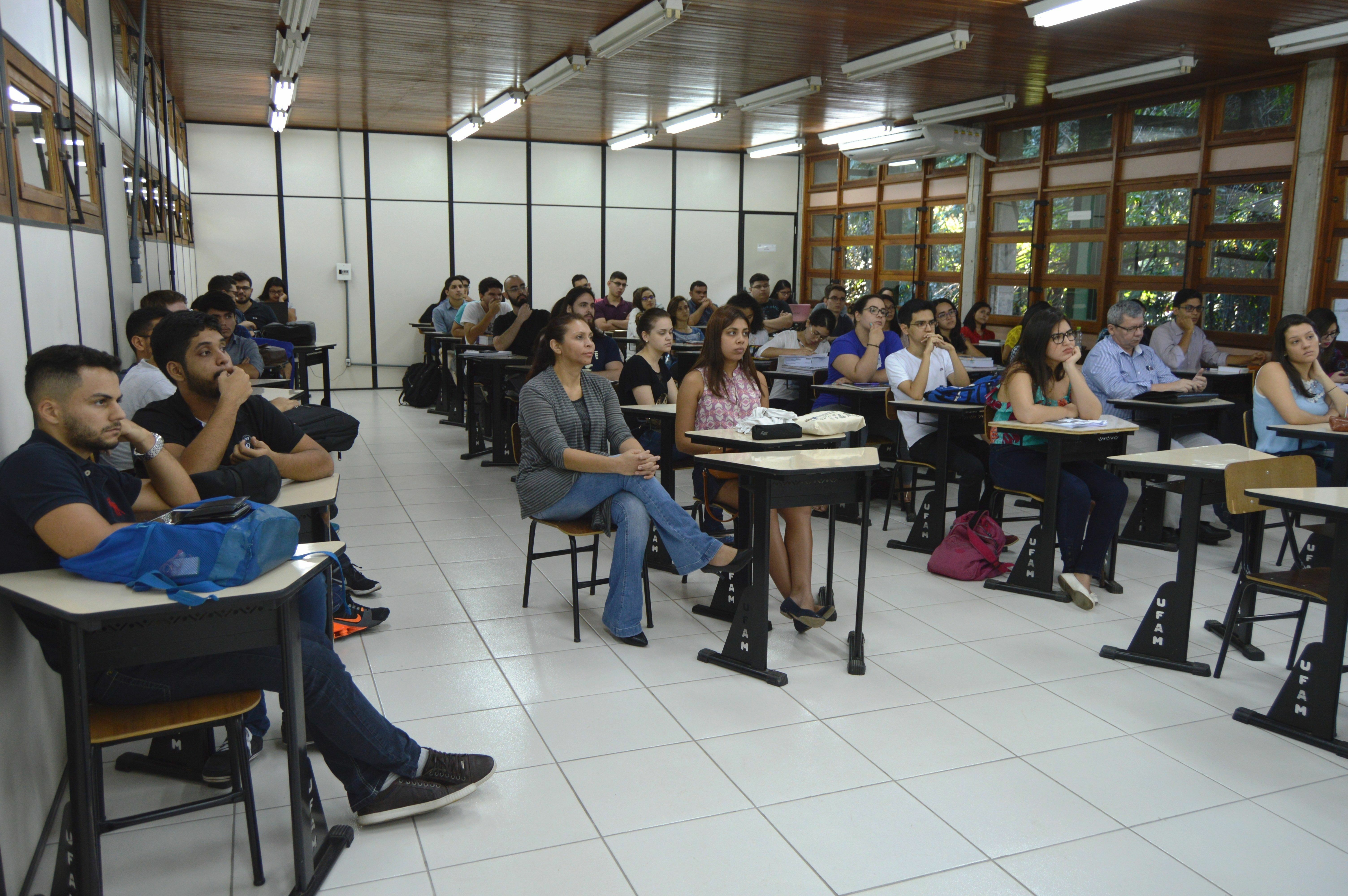 Alunos finalistas participam de capacitação
