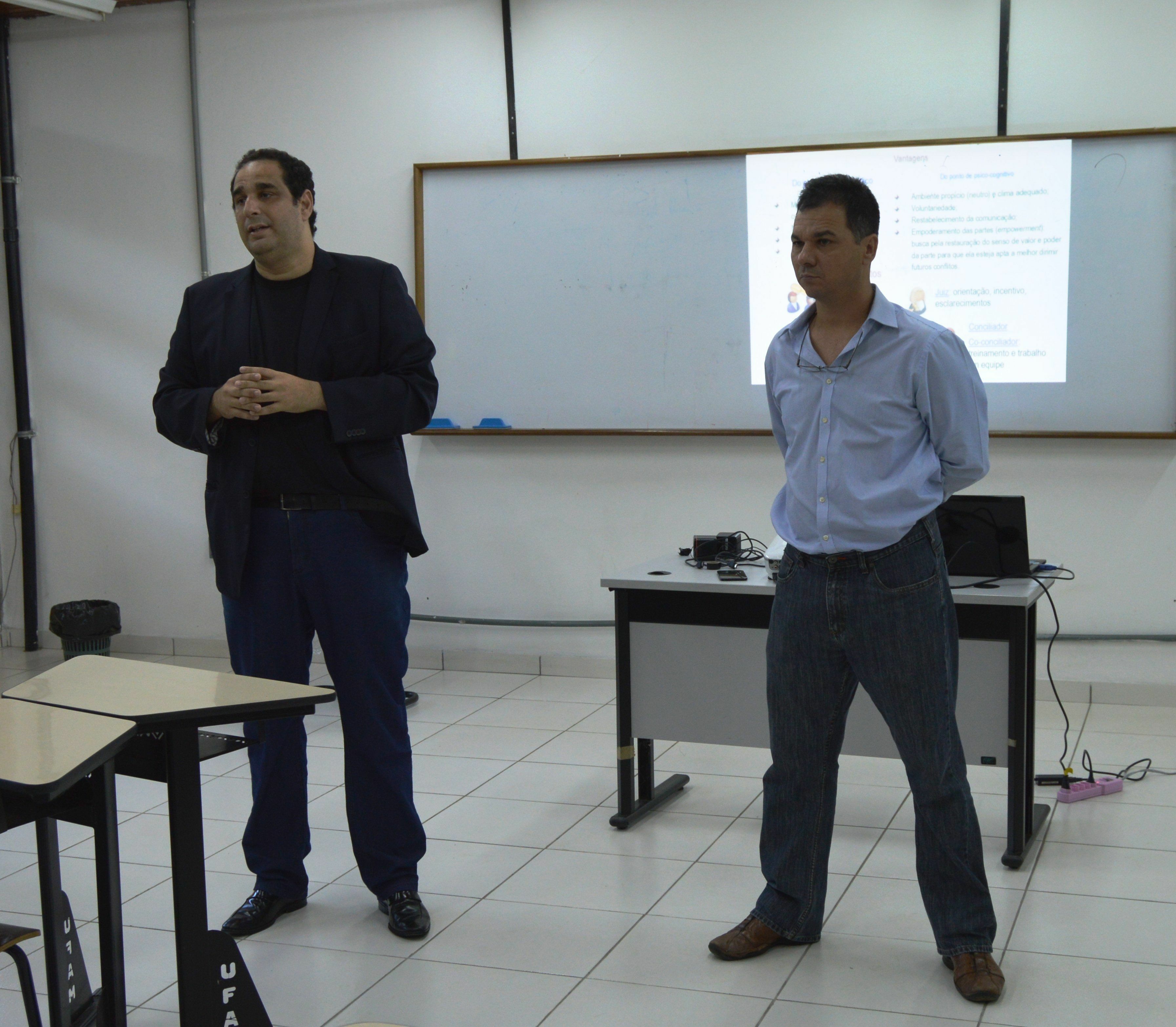 Juiz Luis Cláudio Chaves e professor Adriano Fernandes
