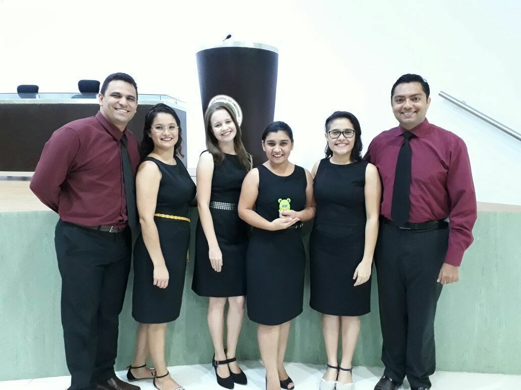 Equipe de tradutores intérpretes de Libras da Ufam.