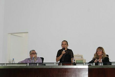 Diretora da Faculdade de Educação, professora Francisca Cavalcanti, agradeceu as parcerias que possibilitaram o SEINPE