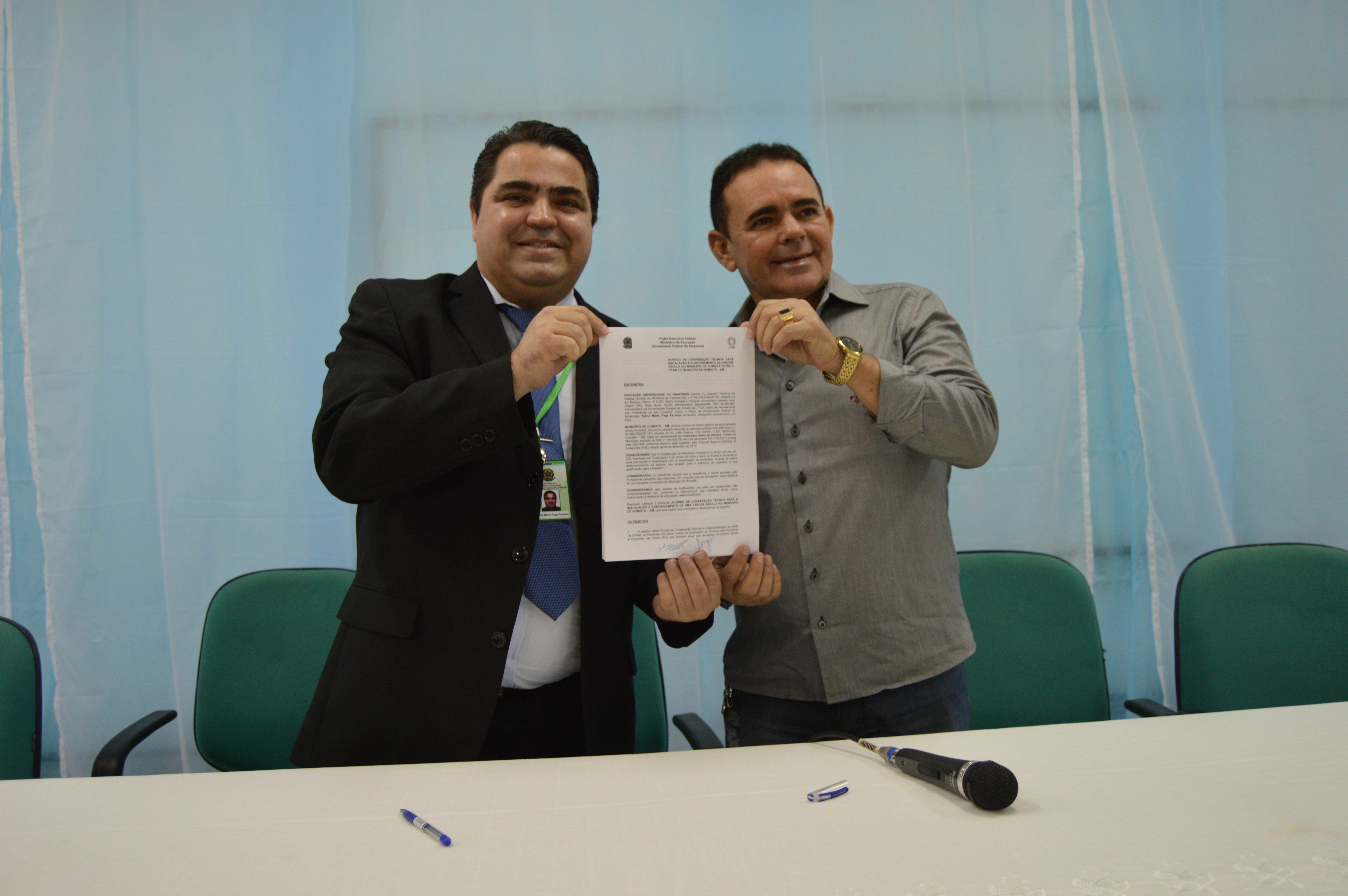 Reitor da Ufam, professor Sylvio Puga, e o prefeito de Humaitá, Herivâneo Vieira