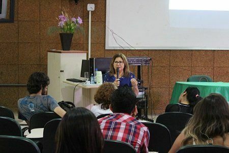 Professora Osmarina Guimarães Lima, doutoranda do Programa de Pós-Graduação em Educação da Ufam (PPGE), foi a palestrante