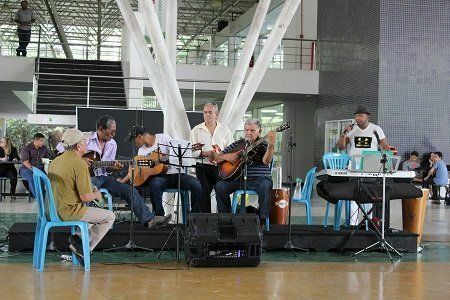 Os músicos do Programa Vida Ativa se apresentaram durante a solenidade de abertura da II Semana do Servidor e da Servidora da Ufam
