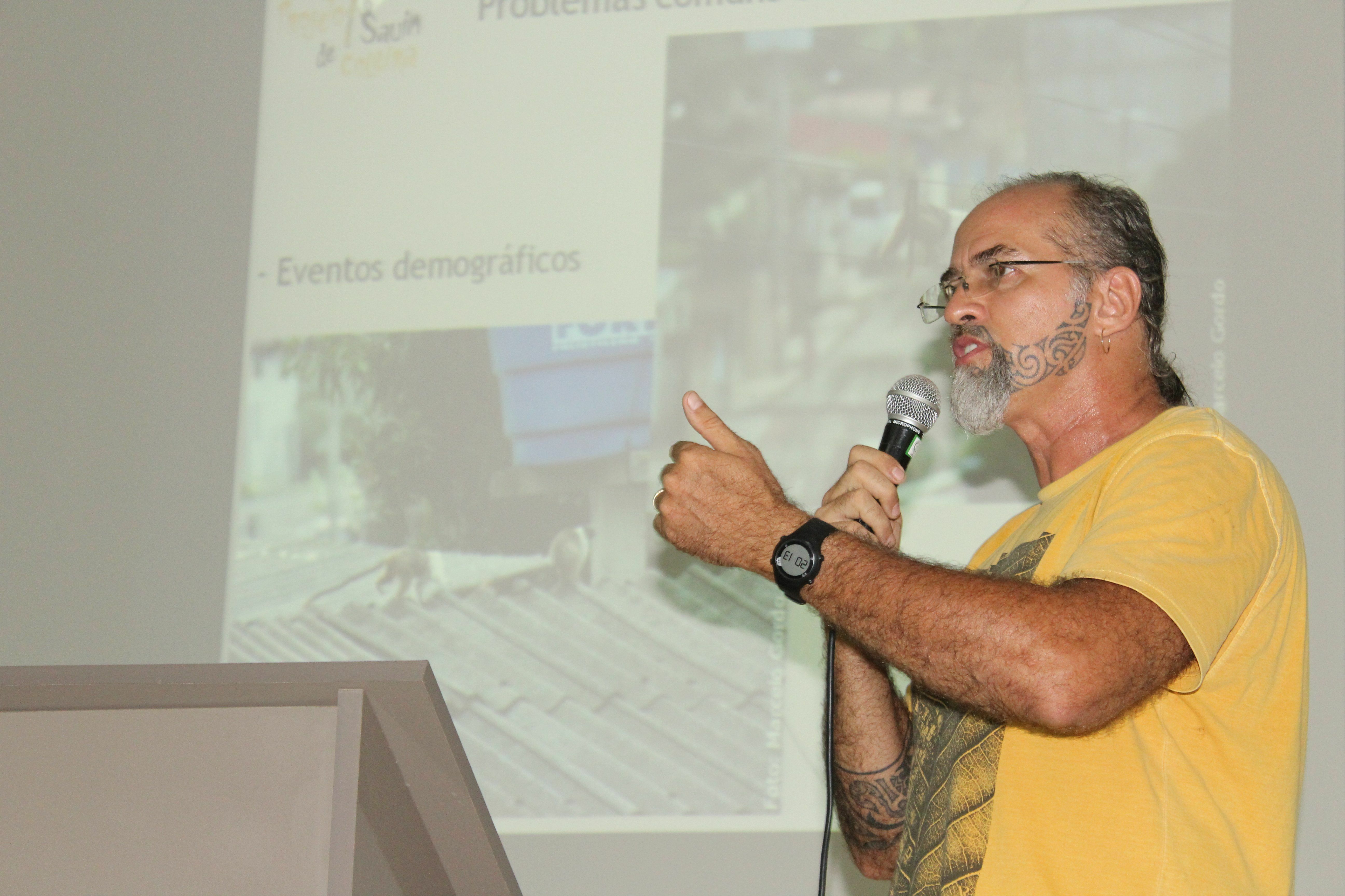 Diretor do Projeto Sauim de Coleira, professor do ICB, Marcelo Gordo