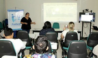 Palestrante mostrou dados sobre AIDS e IST's no Amazonas e as formas de prevenção e cura de algumas doenças.