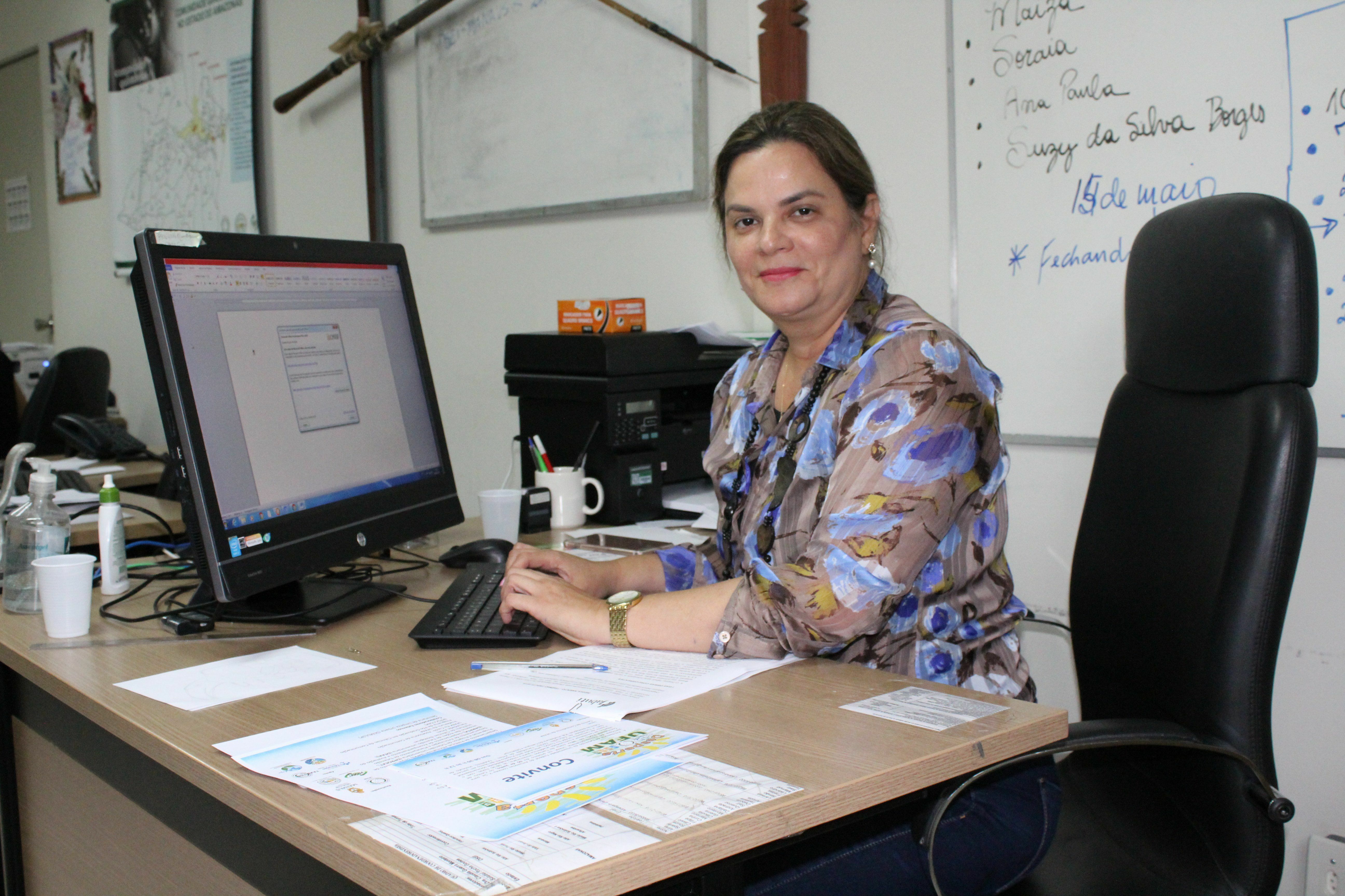 Diretora do DPA, professora Cláudia Guerra