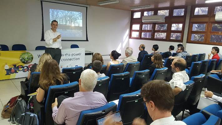 Professor José Reginaldo Carvalho recepciona participantes do IDEAS 2019