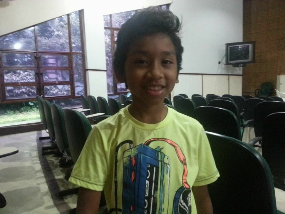 Gabriel Prata, 9, é destaque onde estuda e o orgulho da mãe