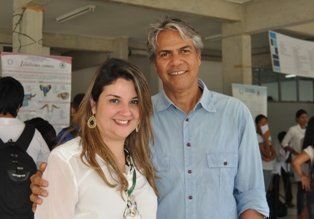 Professores Roseane de Oliveira e Neliton Marques - coordenadores da I Feira de Anatomia animal