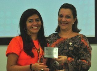 Reitora recebe homenagem no I CINPAD